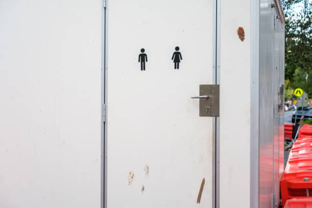 Porta potty delivery and setup in Cutler, CA
